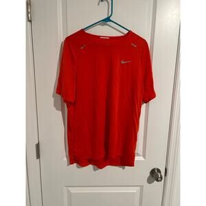 NIKE drifit red mens tshirt size large